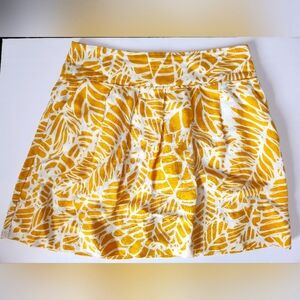 LOFT like new Ann Taylor Linen Mustard Yellow Skirt Pockets Floral Leaf. Size 4.